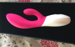 LELO INA Wave in Pink nestled in its box